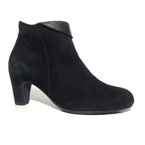 gabor navy boots